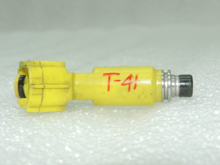 Oriģinālais Toyota RAV4 II (XA20) 2.0 VVT-i 1AZFE iesmidzinātājs 2320928050