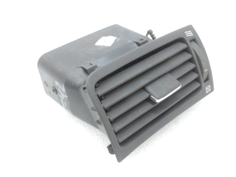 Oriģinālais Toyota Avensis T25 instrumentu paneļa ventilācijas atveres labais 5566005090