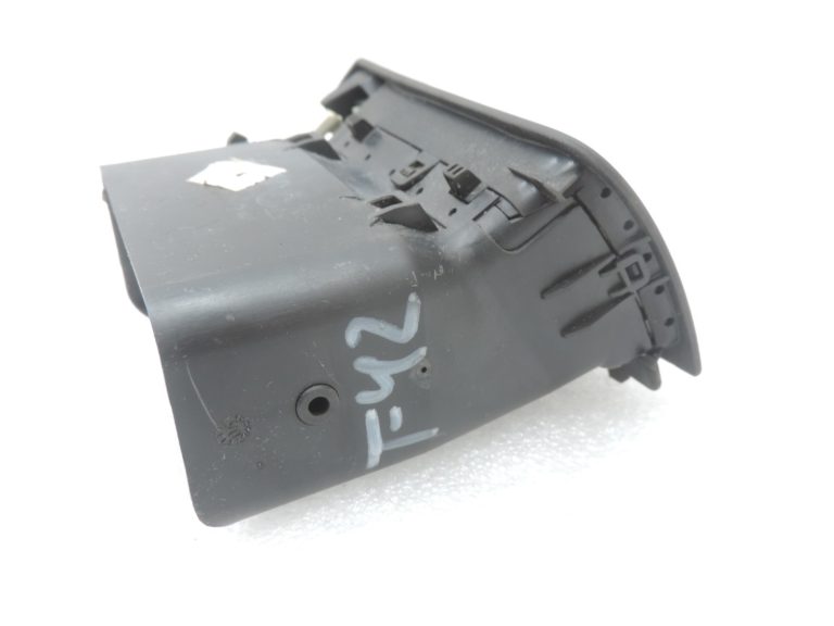 Oriģinālais Toyota Avensis T25 instrumentu paneļa ventilācijas atveres labais 5566005090