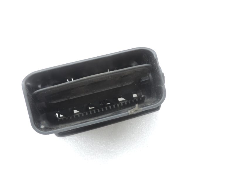 Oriģinālais Toyota Avensis T25 instrumentu paneļa ventilācijas atveres labais 5566005090