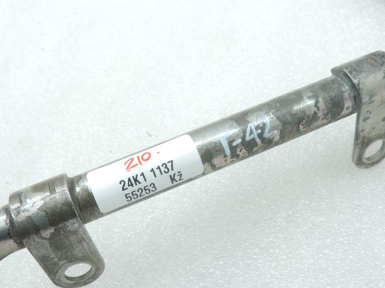 Oriģinālā Toyota Avensis T25 CorollaVerso AR10 2.2d ūdens apvadcaurule 162790R010