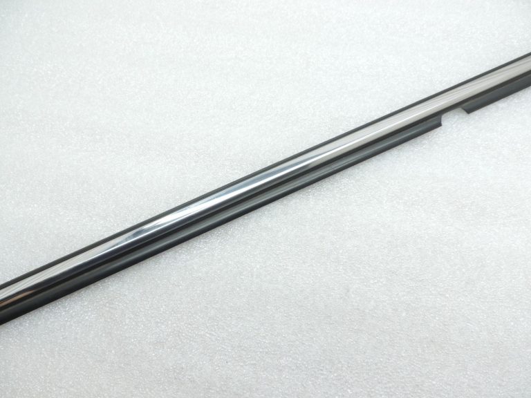 Oriģināls Toyota Avensis T25 aizmugurējo labās puses durvju hromēta līstes 7573020291