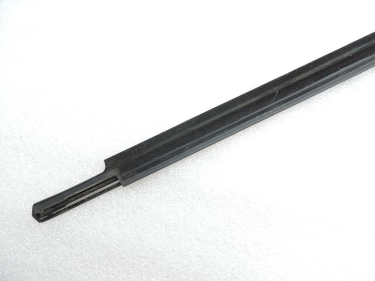 Oriģināls Toyota Avensis T25 aizmugurējo labās puses durvju hromēta līstes 7573020291