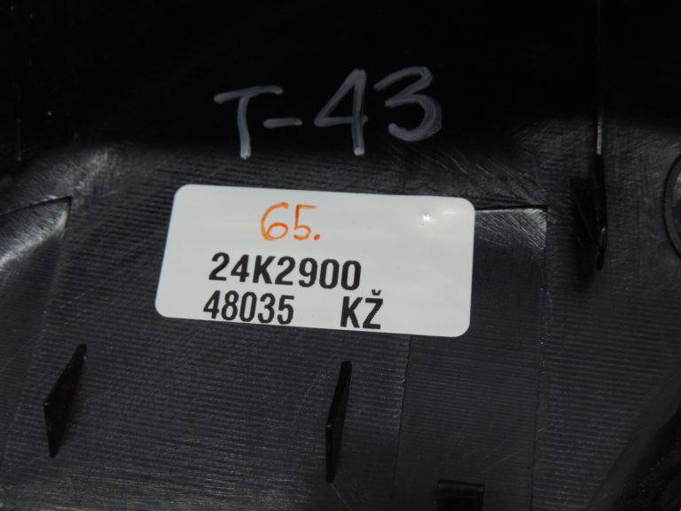 Oriģināls Toyota RAV4 II (XA20) kreisās aizmugurējās jumta sliedes aizmugurējās daļas vāciņš melns
