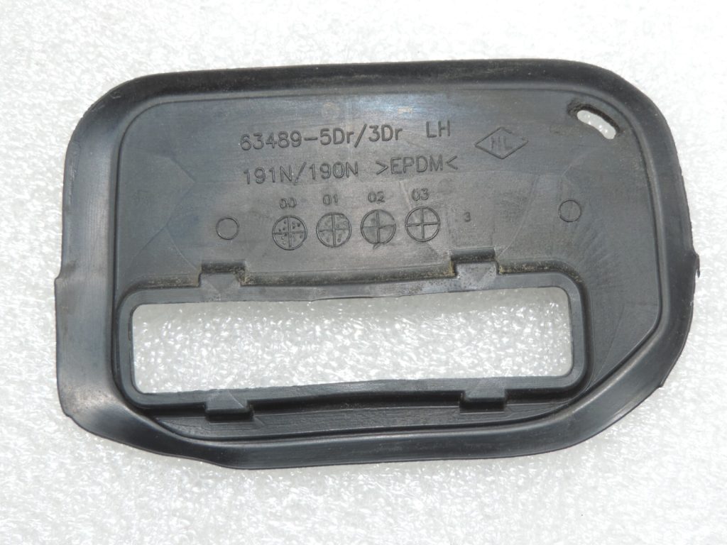 Oriģināls Toyota RAV4 II (XA20) kreisās jumta sliedes aizmugurējā vāciņa blīvējums 6348942010