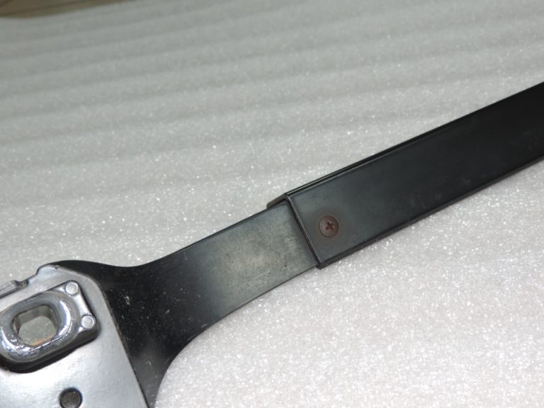 Oriģinālā Toyota RAV4 II (XA20) jumta sliedes kreisās, melnas 6347042021B1