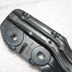 Oriģinālā Toyota RAV4 II (XA20) jumta sliedes kreisās, melnas 6347042021B1