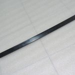 Oriģinālā Toyota RAV4 II (XA20) jumta sliedes labajā pusē, melnas 6346042021B1