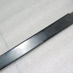 Oriģinālā Toyota RAV4 II (XA20) jumta sliedes labajā pusē, melnas 6346042021B1
