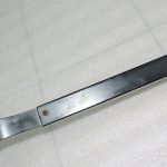 Oriģinālā Toyota RAV4 II (XA20) jumta sliedes labajā pusē, melnas 6346042021B1