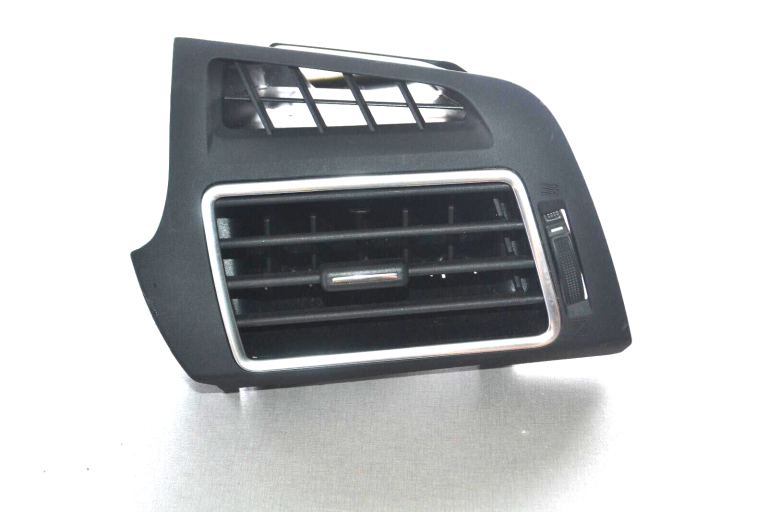 Toyota Verso R2 2009-2017 Gaisa ventilācijas atveres kreisais 556500F050B0