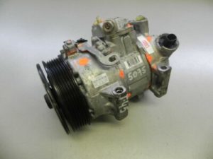 Toyota Auris E15 Avensis T27 Verso R2 Gaisa kondicionēšanas kompresors Kompresors 8831002370