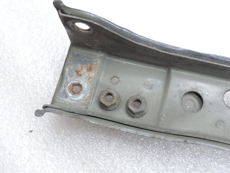 Oriģināls Toyota Avensis T25 2.0d/2.2d radiatora atbalsta augšējais kronšteins 5321605050