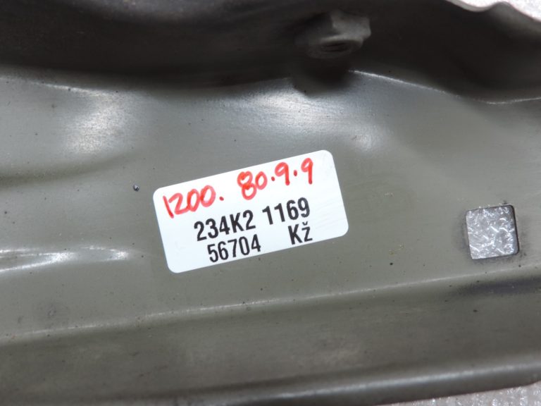 Oriģināls Toyota Avensis T25 2.0d/2.2d radiatora atbalsta augšējais kronšteins 5321605050