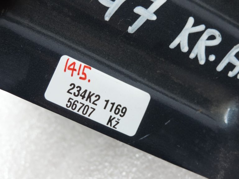 Oriģināls Toyota Avensis T25 Estate Aizmugurējā bampera sijas stiprinājums kreisais