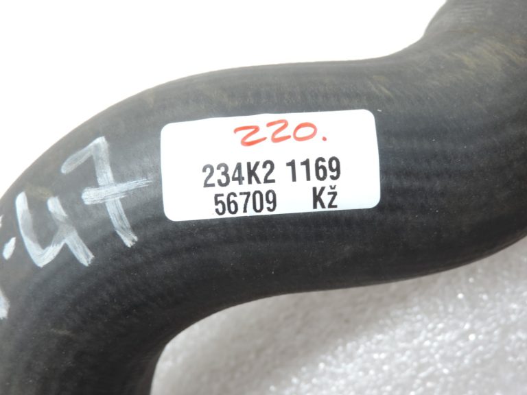 Oriģināla Toyota Avensis T25 2.0d/2.2d radiatora šļūtene Radiatora izplūdes caurule 165720R010