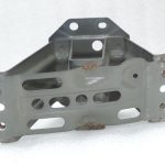 Oriģināls Toyota Avensis T25 Estate Aizmugurējā bampera sijas stiprinājums pa labi