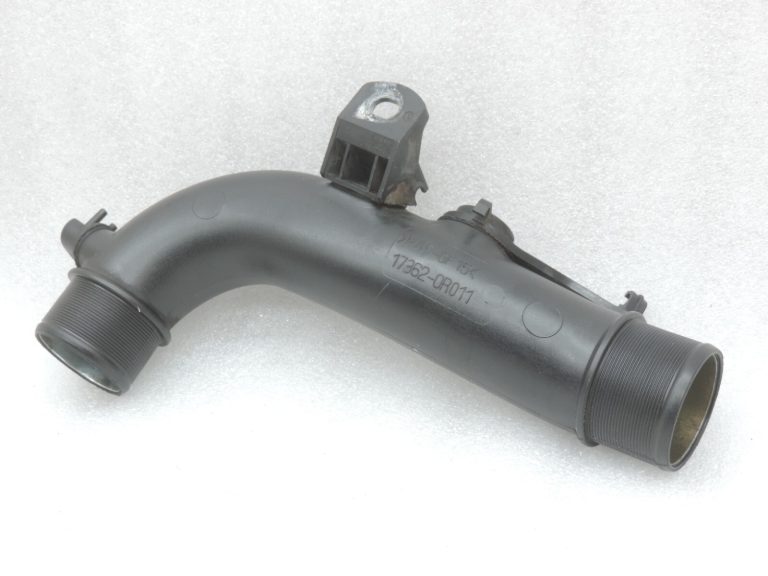 Oriģinālā Toyota Avensis T25 2.2/2.0 D-4D uzpildes gaisa caurule 173620R011 17362-0R011