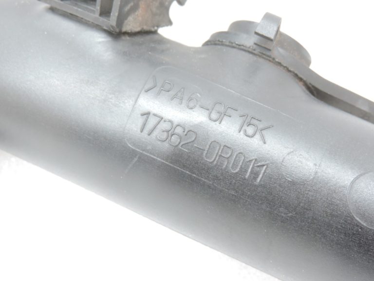 Oriģinālā Toyota Avensis T25 2.2/2.0 D-4D uzpildes gaisa caurule 173620R011 17362-0R011