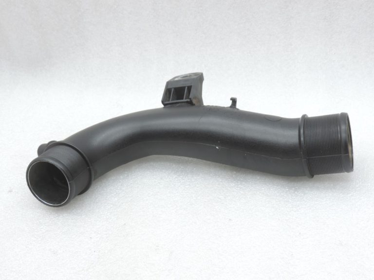 Oriģinālā Toyota Avensis T25 2.2/2.0 D-4D uzpildes gaisa caurule 173620R011 17362-0R011