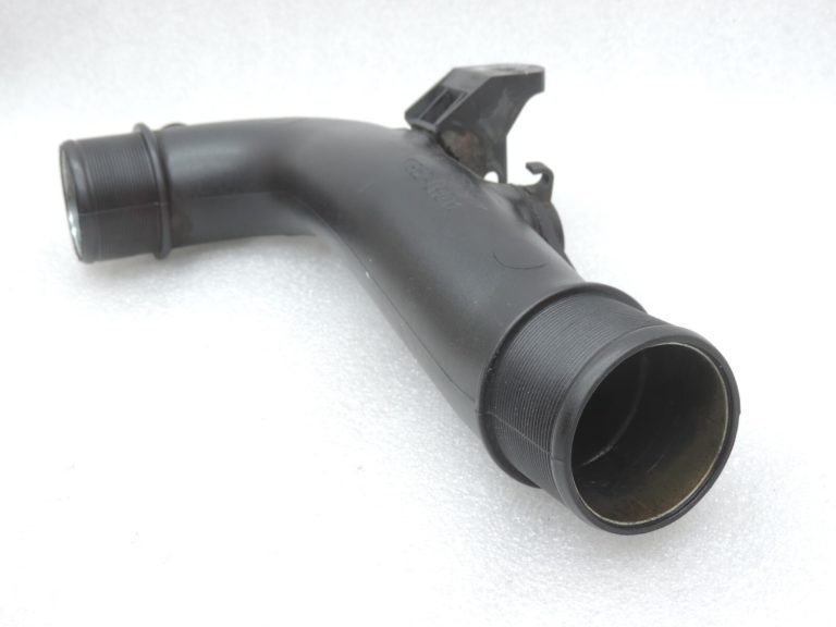 Oriģinālā Toyota Avensis T25 2.2/2.0 D-4D uzpildes gaisa caurule 173620R011 17362-0R011