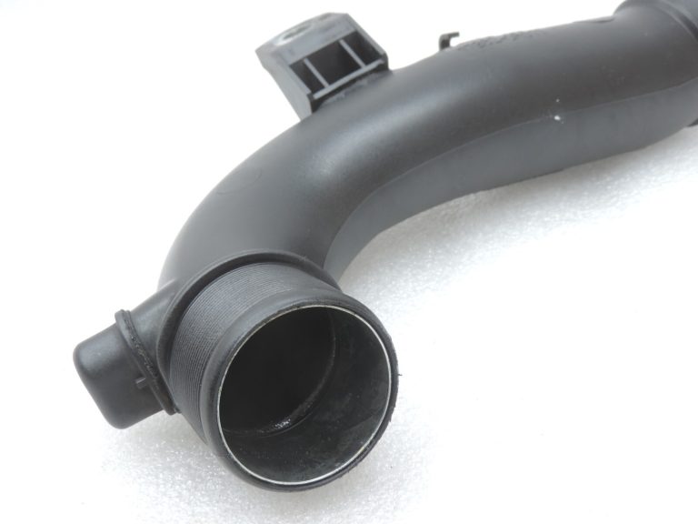 Oriģinālā Toyota Avensis T25 2.2/2.0 D-4D uzpildes gaisa caurule 173620R011 17362-0R011