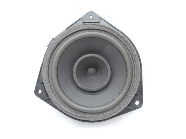 Oriģināls Toyota Avensis T25 Corolla E12 Priekšējo durvju skaļrunis 8616002370