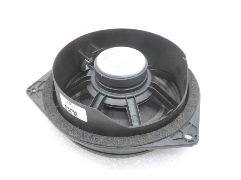 Oriģināls Toyota Avensis T25 Corolla E12 Priekšējo durvju skaļrunis 8616002370