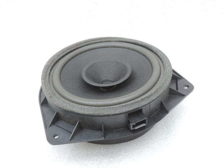 Oriģināls Toyota Avensis T25 Corolla E12 Priekšējo durvju skaļrunis 8616002370