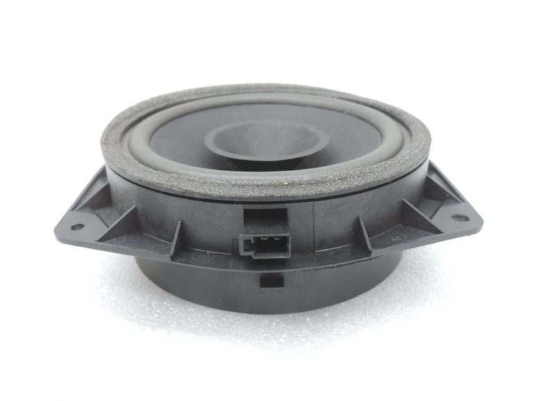 Oriģināls Toyota Avensis T25 Corolla E12 Priekšējo durvju skaļrunis 8616002370