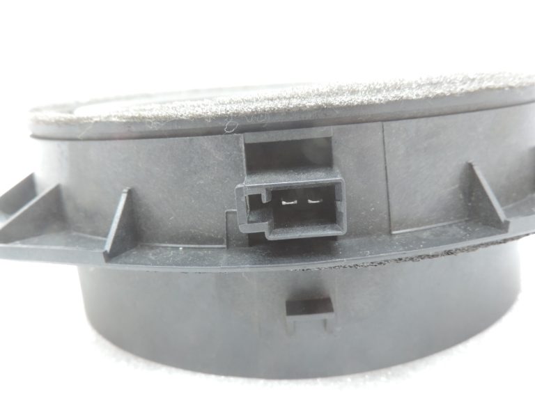 Oriģināls Toyota Avensis T25 Corolla E12 Priekšējo durvju skaļrunis 8616002370
