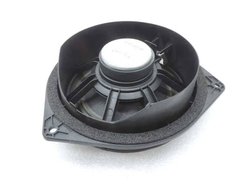 Oriģināls Toyota Avensis T25 Corolla E12 Priekšējo durvju skaļrunis 8616002370