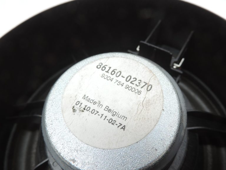 Oriģināls Toyota Avensis T25 Corolla E12 Priekšējo durvju skaļrunis 8616002370