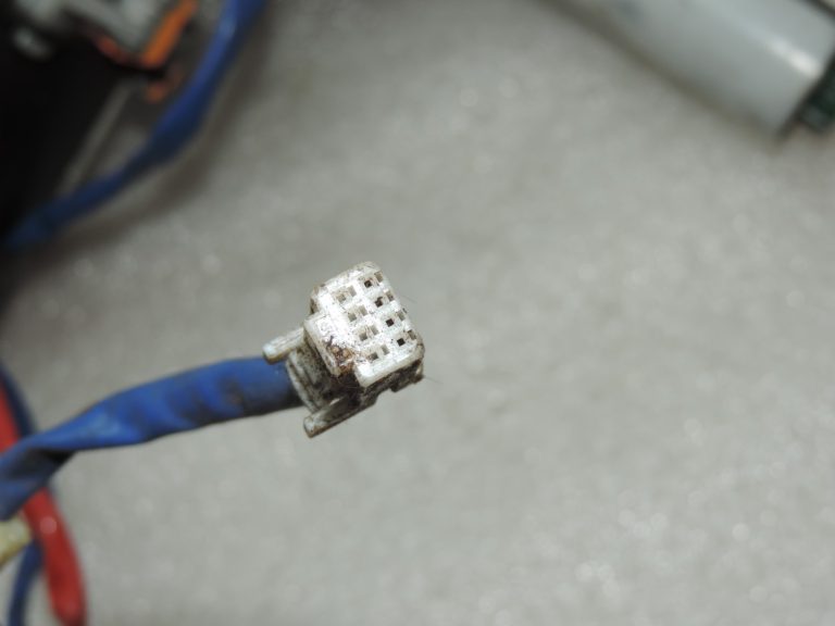 Oriģinālā Toyota Avensis T25 elektriskā stūres statīva stūres iekārta 4525005531, 45250-05531