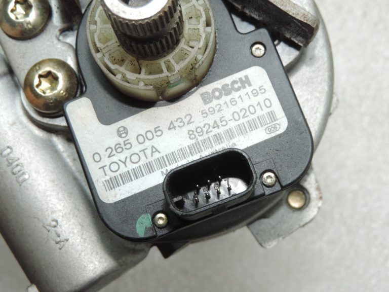 Oriģinālā Toyota Avensis T25 elektriskā stūres statīva stūres iekārta 4525005531, 45250-05531