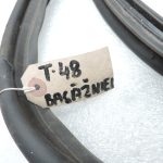 Oriģināls Toyota Avensis T25 Sedan aizmugurējo durvju blīvējums 6446105031