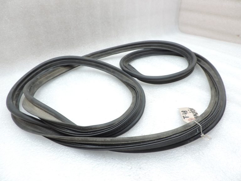 Oriģināls Toyota Avensis T25 Sedan aizmugurējo durvju blīvējums 6446105031