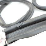 Oriģināls Toyota Avensis T25 Sedan aizmugurējo durvju blīvējums 6446105031