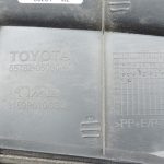 Oriģināls Toyota Avensis T25 vējstikla pārsegs kreisais deflektors