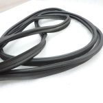 Oriģināls Toyota Avensis T25 Liftback aizmugurējo durvju blīvējums DEFECTIVE 6788105071