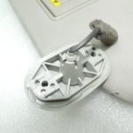 Oriģināls Toyota Avensis T25 saules aizsarglīdzeklis kreisajā pusē (ar brīdinājumu par gaisa spilvena atvēršanu) 7432005161161B1
