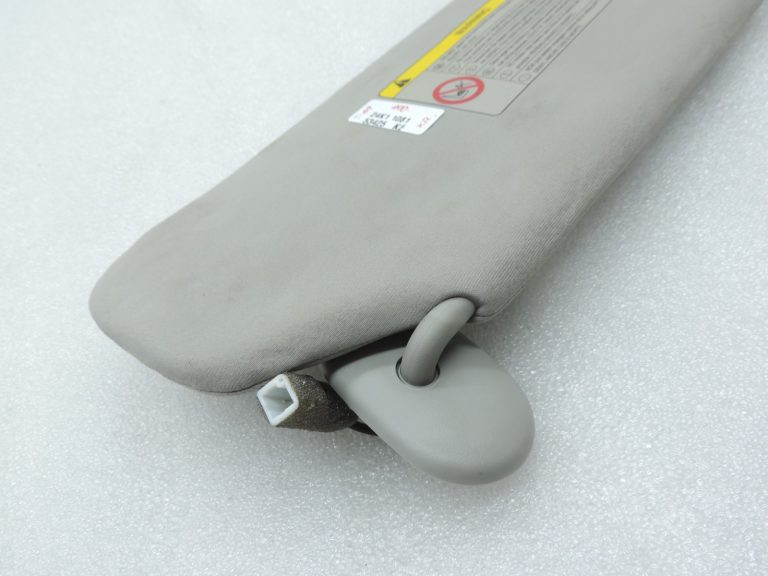 Oriģināls Toyota Avensis T25 saules aizsarglīdzeklis kreisajā pusē (ar brīdinājumu par gaisa spilvena atvēršanu) 7432005161161B1