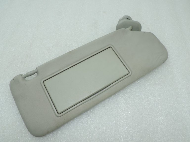 Toyota Avensis T25 Saules aizsarglīdzeklis labajā pusē (bez brīdinājuma par gaisa spilvena) 7431005151B1