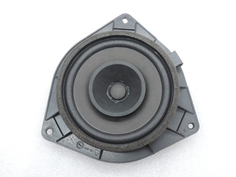 Oriģināls Toyota Avensis T25 aizmugurējais skaļrunis Labais kreisais 8616002380