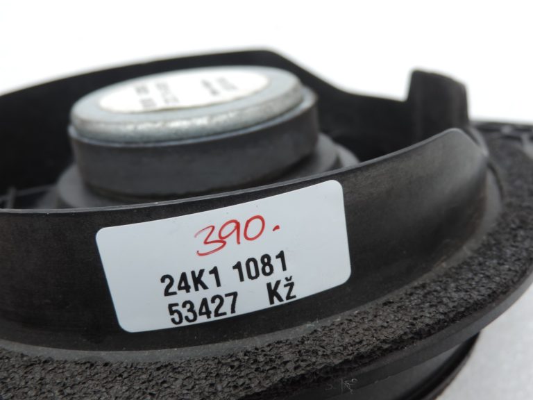 Oriģināls Toyota Avensis T25 aizmugurējais skaļrunis Labais kreisais 8616002380