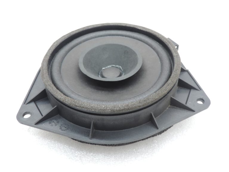 Oriģināls Toyota Avensis T25 aizmugurējais skaļrunis Labais kreisais 8616002380