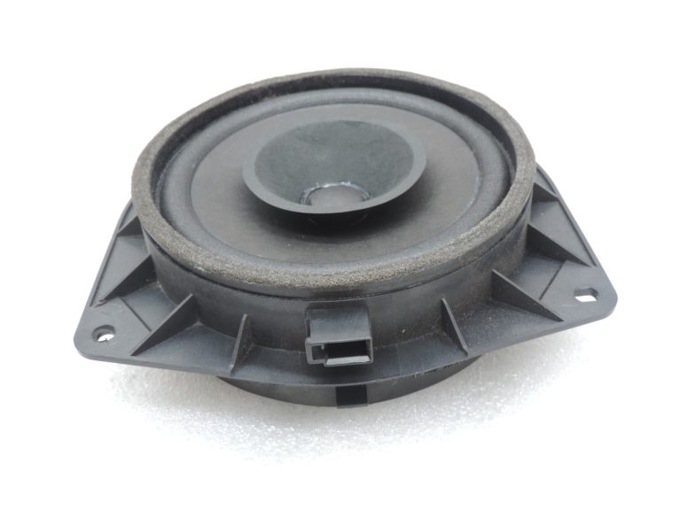 Oriģināls Toyota Avensis T25 aizmugurējais skaļrunis Labais kreisais 8616002380