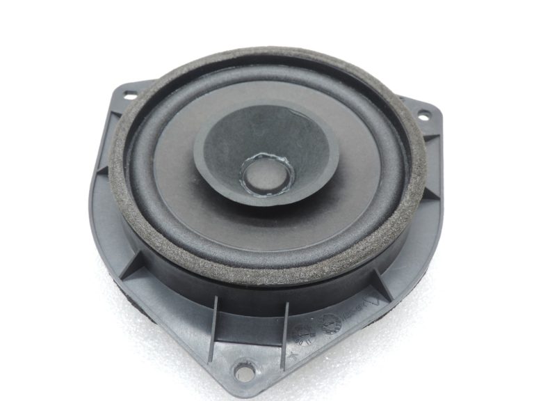 Oriģināls Toyota Avensis T25 aizmugurējais skaļrunis Labais kreisais 8616002380