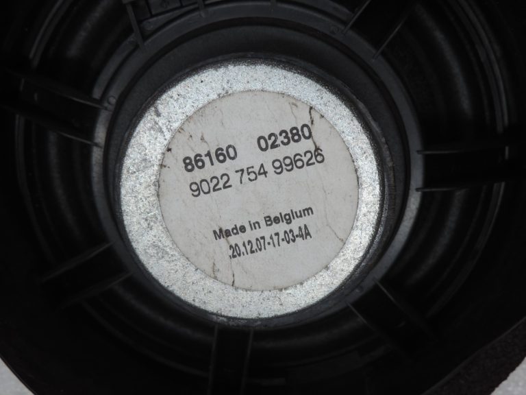 Oriģināls Toyota Avensis T25 aizmugurējais skaļrunis Labais kreisais 8616002380