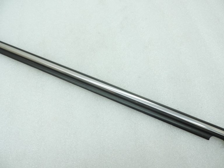 Toyota Avensis T25 Facelift Liftback Aizmugurējā labās puses durvju hromēta līstes 7573020291